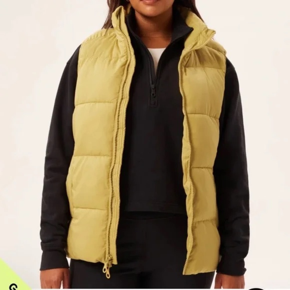 Girlfriend Collective For Everyone golden plus size‎ puffer vest size 5
